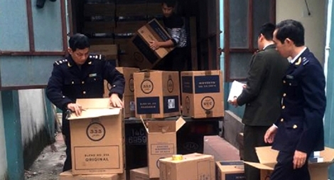 58 nghìn bao thuốc lá lậu được vận chuyển trên xe tải